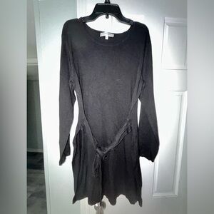 Elegant Black Long-Sleeve Dress with Waist Tie